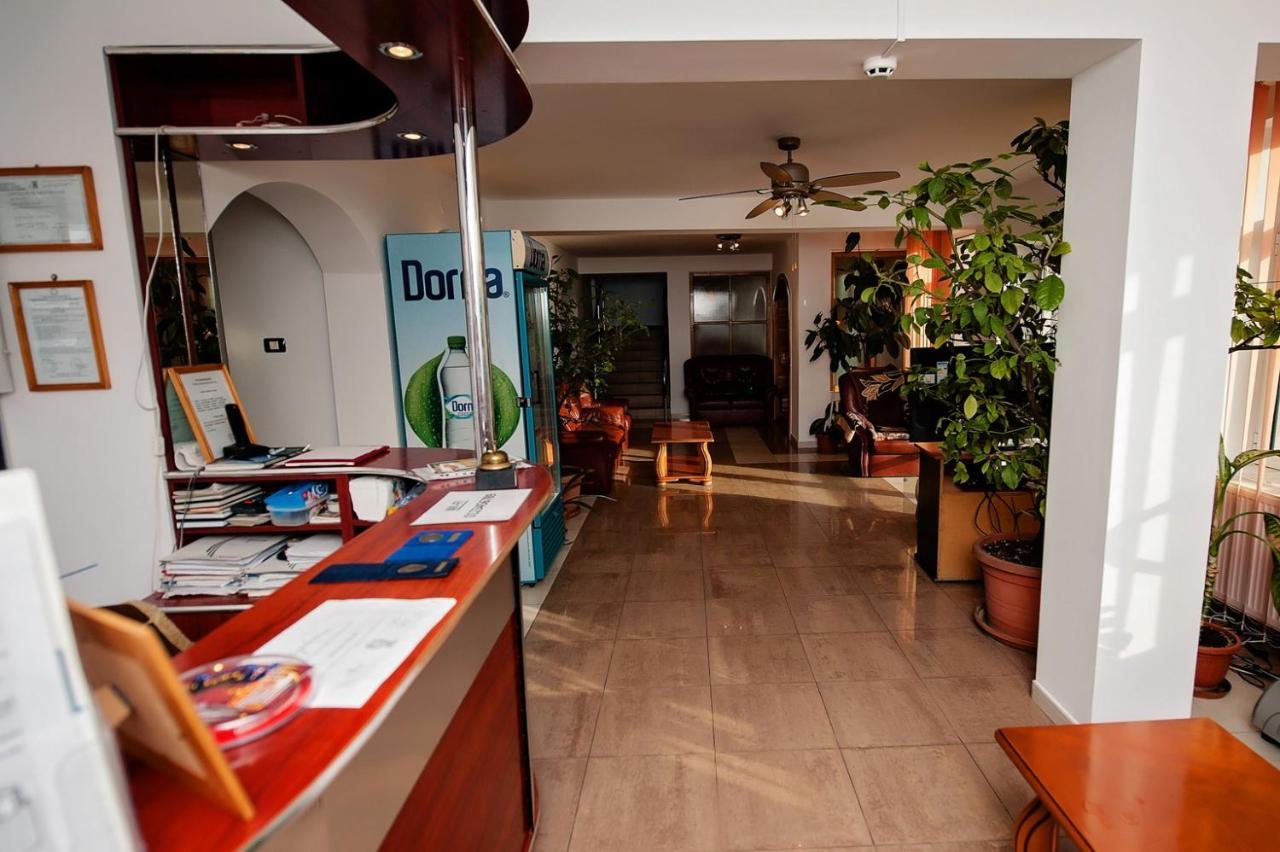 Pensiune Roua Arad Extérieur photo