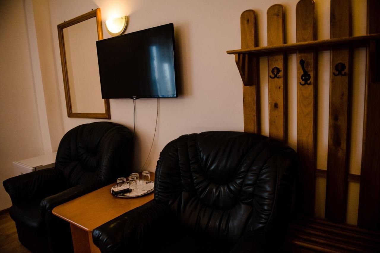 Pensiune Roua Arad Extérieur photo