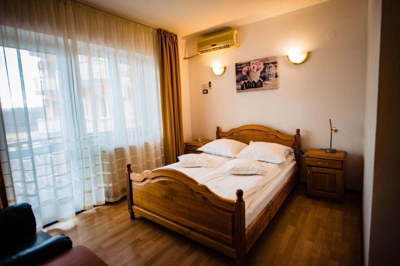 Pensiune Roua Arad Extérieur photo