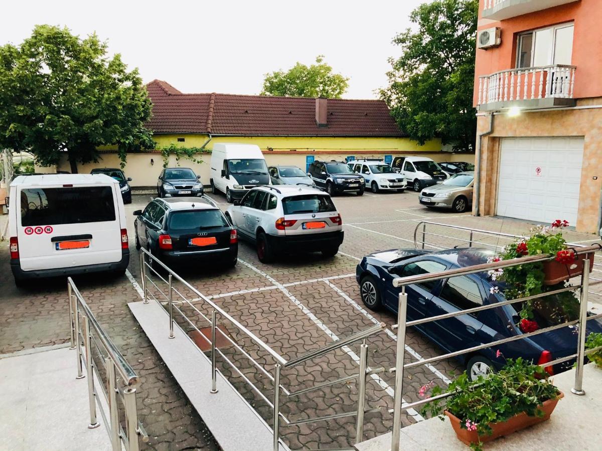 Pensiune Roua Arad Extérieur photo