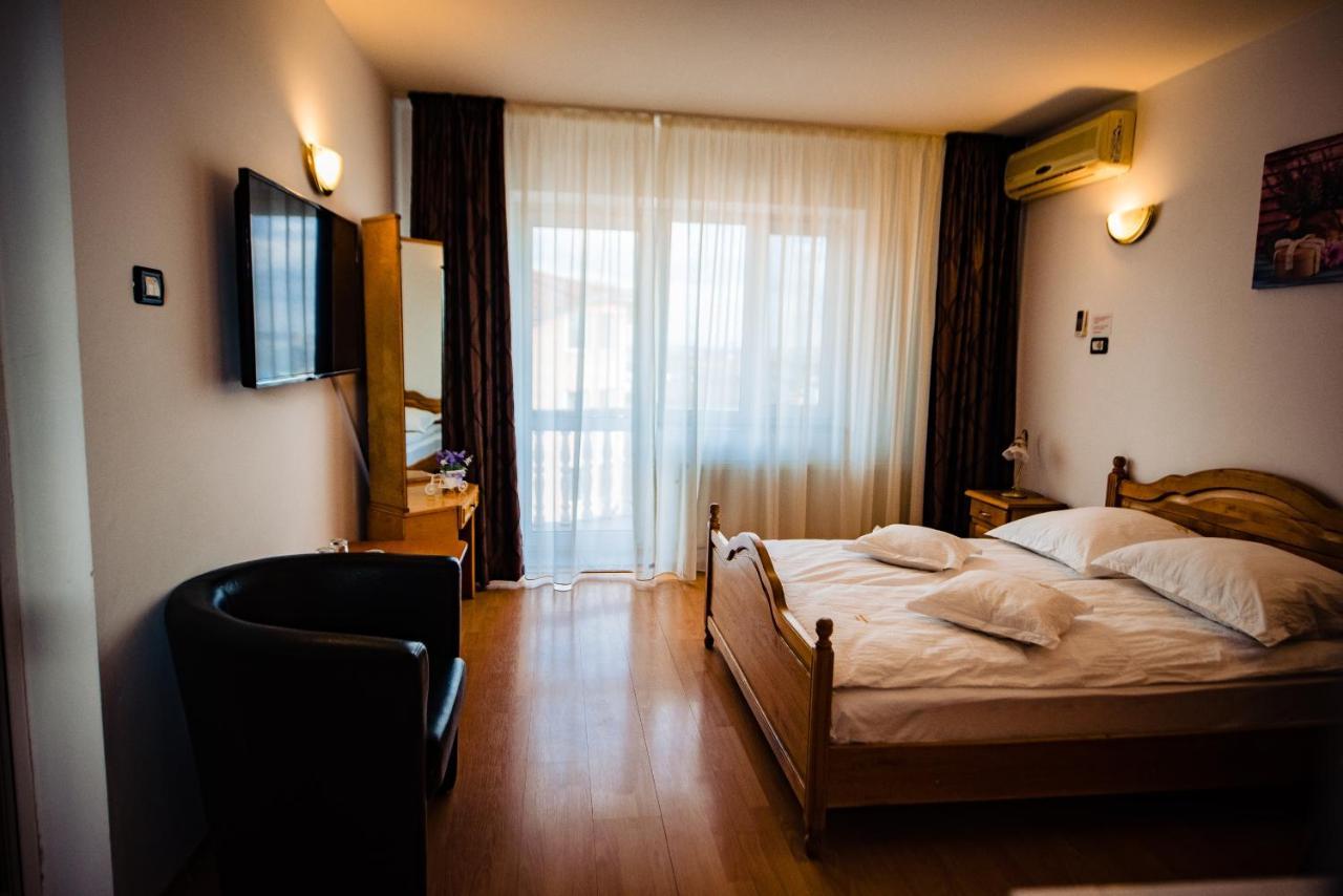 Pensiune Roua Arad Extérieur photo