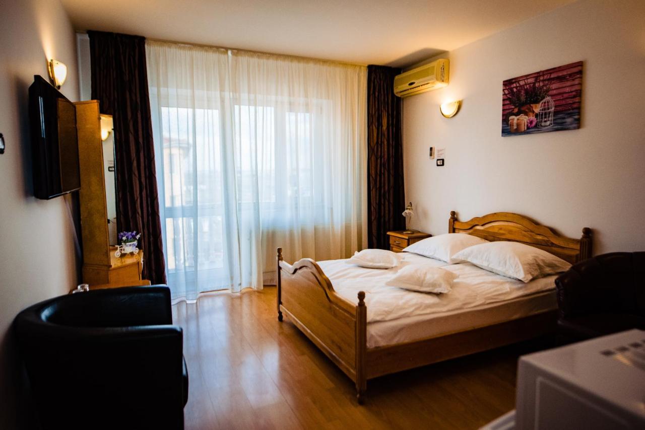 Pensiune Roua Arad Extérieur photo