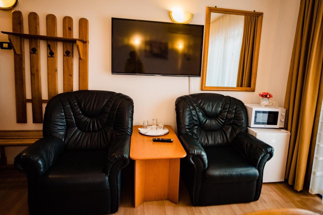 Pensiune Roua Arad Extérieur photo